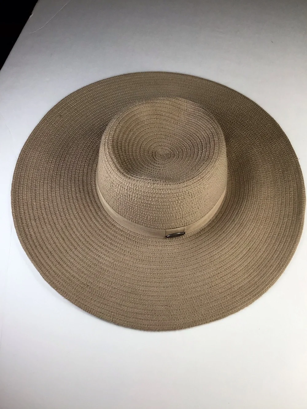 Wallaroo Aria Sun Hat in Brown.